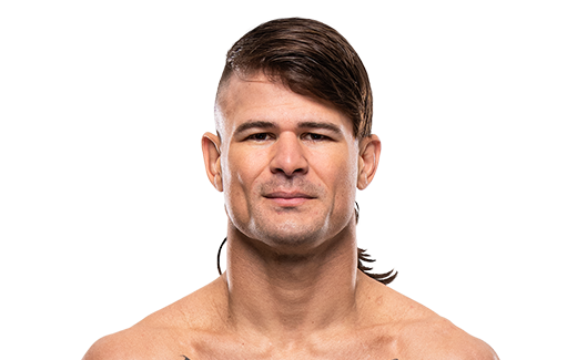 Diego Lopes headshot